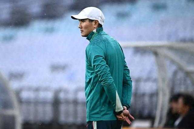 邵佳一执教国足开门红：更积极，更主动，更年轻